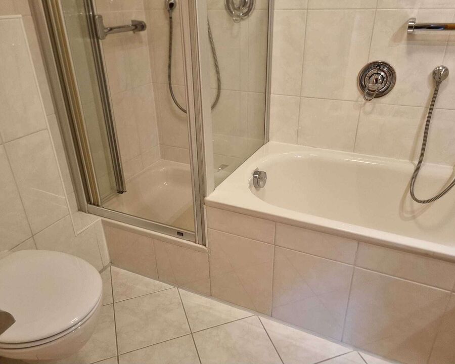 Bad - Wanne, Dusche, WC